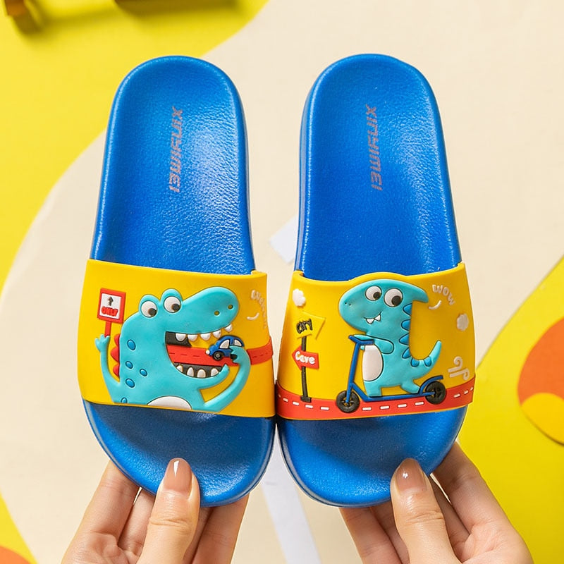 Novos chinelos bonitos crianças Dinossauro, bebê, chinelos impermeáveis e respirável. Antiderrapante meninos e meninas. Sapatos infantis. Sandálias de PVC.