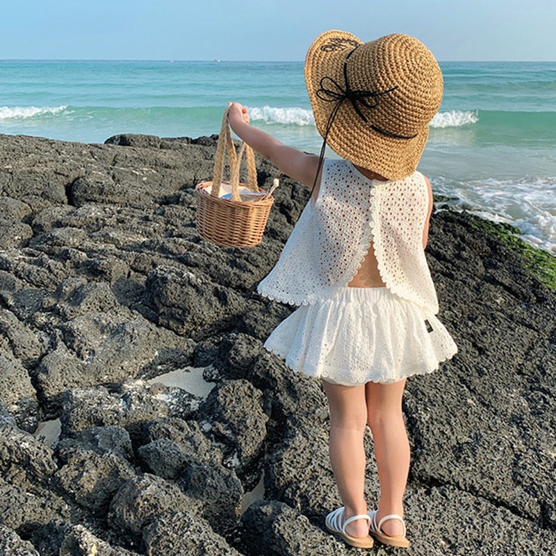 Conjunto de roupa de verão para meninas. Blusa de renda para bebê. Moda casual sem mangas com shorts. Conjuntos de roupas para crianças.