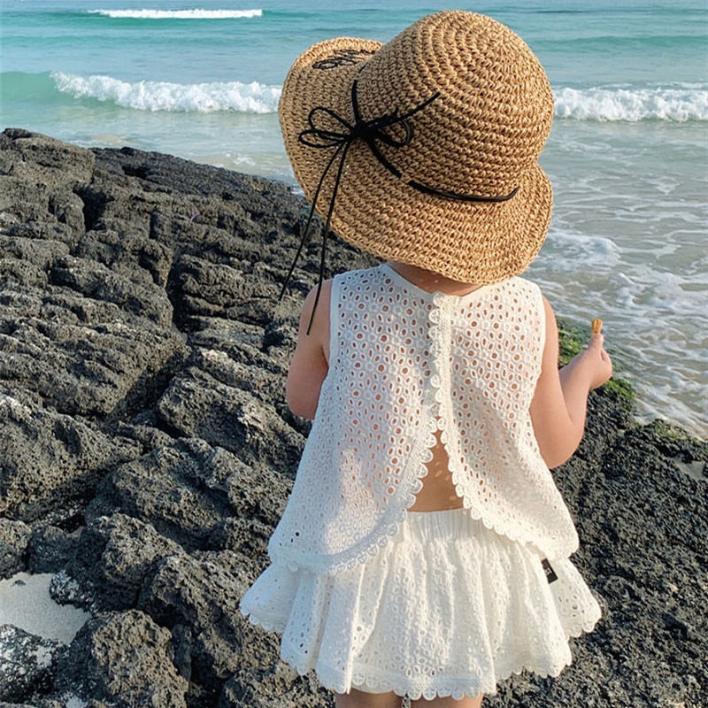 Conjunto de roupa de verão para meninas. Blusa de renda para bebê. Moda casual sem mangas com shorts. Conjuntos de roupas para crianças.